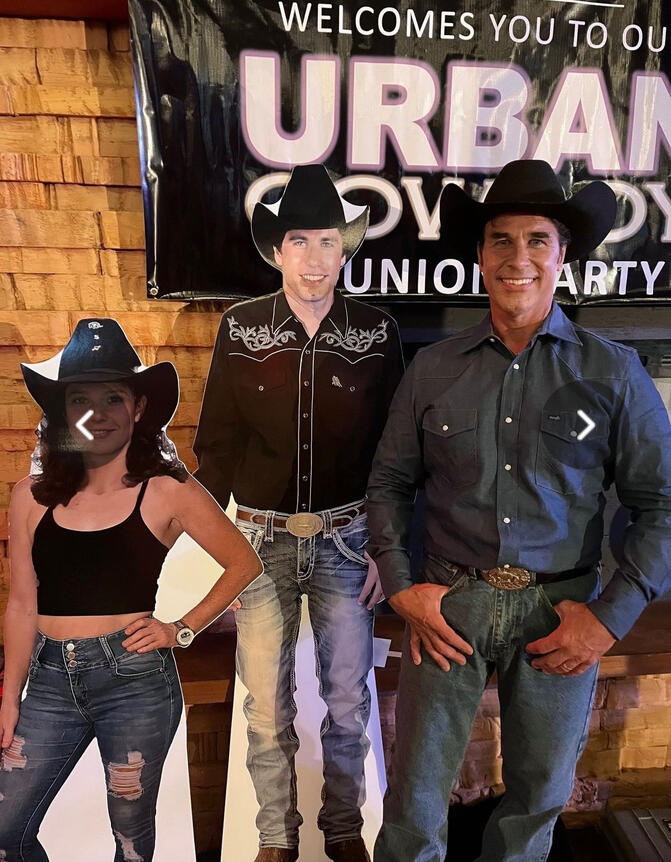 Phil Travolta, Bud Davis - Urban Cowboy